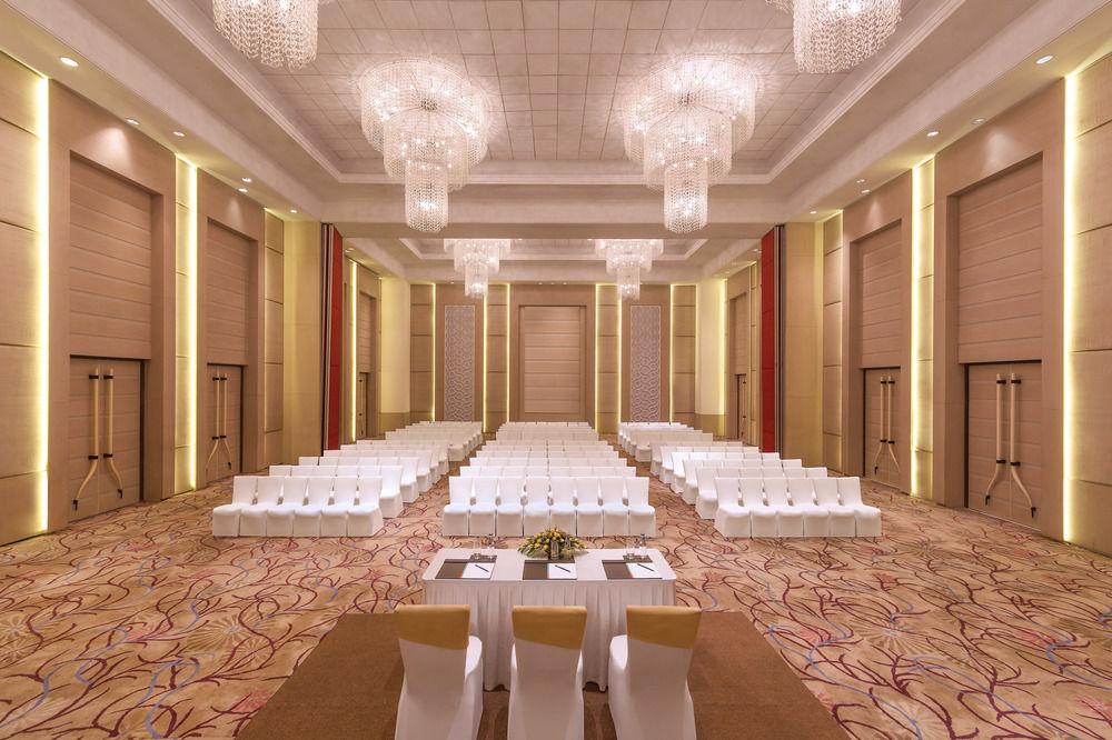 Le Meridien Gurgaon, Delhi NCR Buitenkant foto